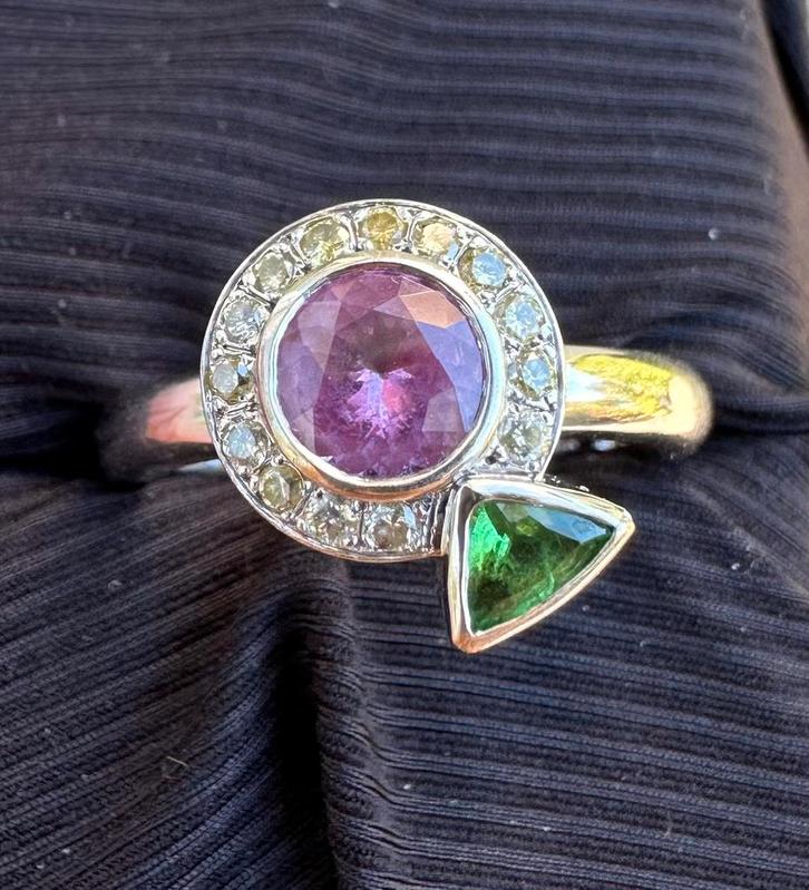 Witgouden ring met diamant, roze korund en  tsavoriet, Sieraden, Tassen en Uiterlijk, Ringen, Zo goed als nieuw, Dame, 17 tot 18