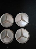Naafdoppen Mercedes Benz, Auto diversen, Wieldoppen, Ophalen of Verzenden, Zo goed als nieuw
