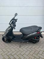Piaggio zip 4 takt 50cc 3v Brom Alpha Led Psychedelic Grijs, Fietsen en Brommers, Scooters | Piaggio, Ophalen of Verzenden, Zo goed als nieuw