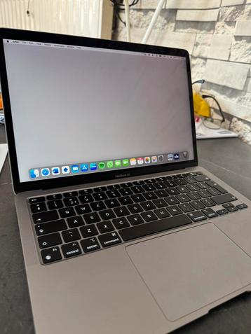 Macbook air M1 (space grey) beschikbaar voor biedingen