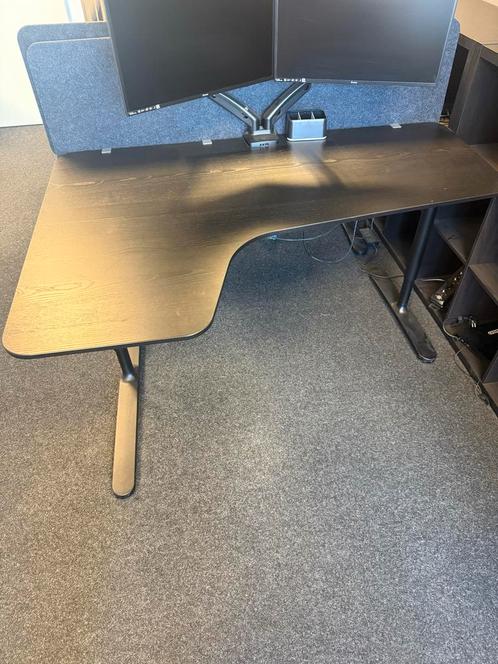 Bekant hoekbureau - in hoogte verstelbaar, Huis en Inrichting, Bureaus, Zo goed als nieuw, Bureau, In hoogte verstelbaar, Ophalen