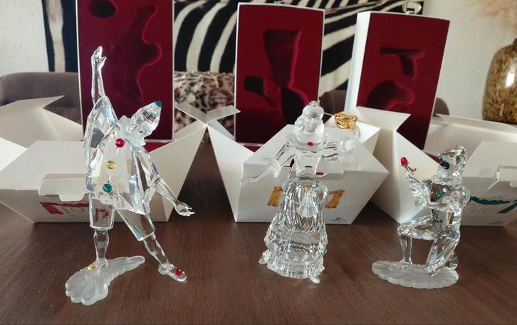 3 jaarstukken MASQUERADE met originele verpakkingen, Verzamelen, Swarovski, Zo goed als nieuw, Figuurtje, Ophalen of Verzenden