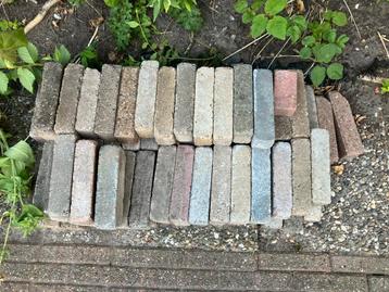 === GRATIS === Straatklinkertjes 20 x 5 cm beschikbaar voor biedingen