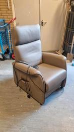 Prominent sta op stoel., Huis en Inrichting, Fauteuils, Ophalen, Gebruikt, 75 tot 100 cm, Leer
