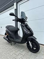Piaggio zip brom, Fietsen en Brommers, Scooters | Piaggio, Ophalen, Maximaal 45 km/u, Zip, Zo goed als nieuw