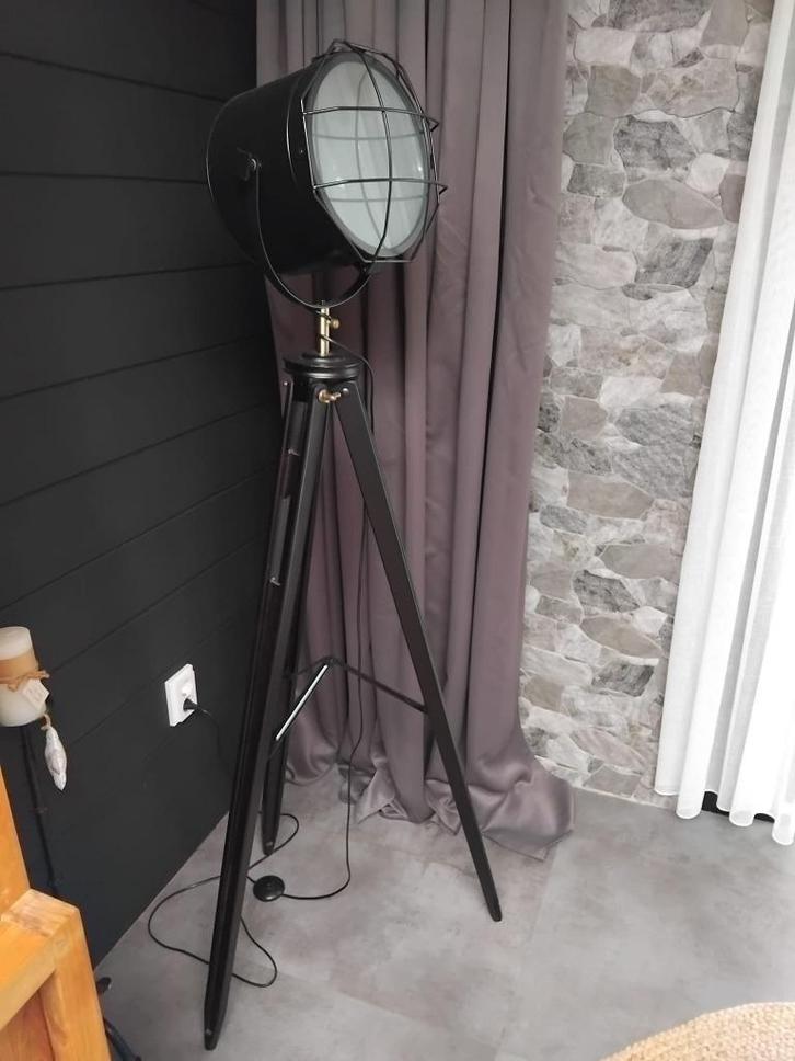 Lamp op statief, Huis en Inrichting, Lampen | Vloerlampen, Zo goed als nieuw, Metaal, Ophalen