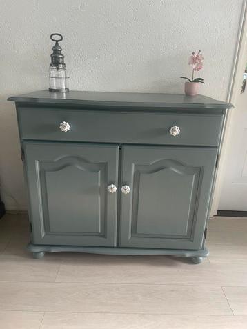 Dressoir / Commode / opbergkast beschikbaar voor biedingen