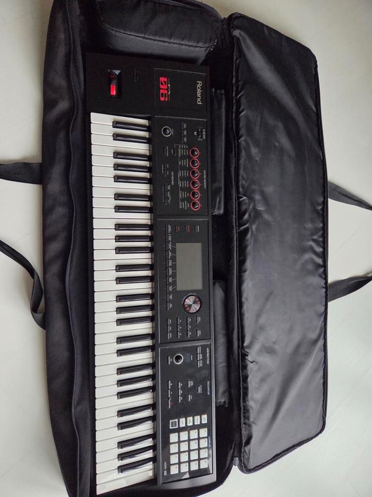 Roland FA-06, Muziek en Instrumenten, Keyboards, Gebruikt, Overige aantallen, Roland, Ophalen