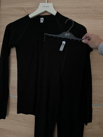 Ajaxbroek en thermokleding beschikbaar voor biedingen