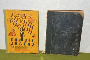 2 antieke boeken met bladmuziek van Strauss en Weense lieder beschikbaar voor biedingen