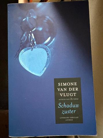 Schaduwzuster - Simone van der Vlugt beschikbaar voor biedingen