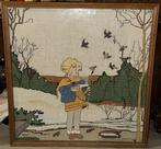 zeldzaam oud groot borduurwerk van een prent van Rie Cramer, Ophalen