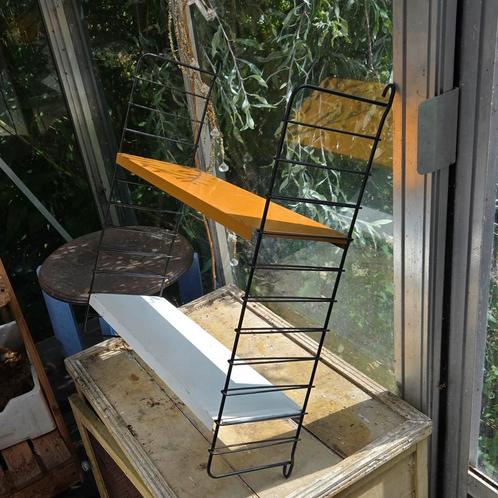 Retro rekje, Huis en Inrichting, Woonaccessoires | Wandplanken en Boekenplanken, Gebruikt, Ophalen of Verzenden