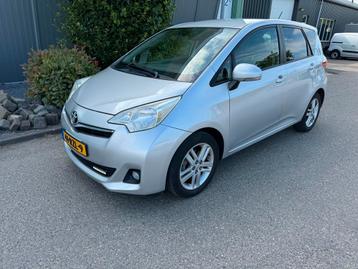 Toyota Verso-S 1.3 Vvt-i Multidrive CVT 2011 Grijs beschikbaar voor biedingen