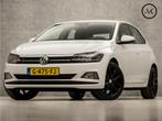 Volkswagen Polo 1.0 Sportline (APPLE CARPLAY, GROOT NAVI, LM, Auto's, Volkswagen, Stof, Gebruikt, 82 pk, Wit