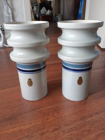 Stel retro/vintage wit met blauwe vazen ca. 24 cm hoog beschikbaar voor biedingen