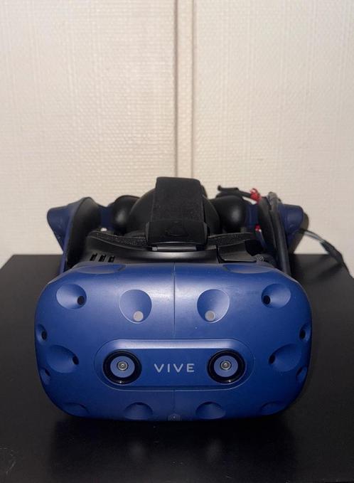 HTC Vive Pro VR Headset + Controllers (zonder basisstations), Diversen, Overige Diversen, Gebruikt, Verzenden