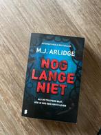 Nog lange niet - M.J. Arlidge, Boeken, Gelezen, Ophalen of Verzenden, Nederland, M.J. Arlidge