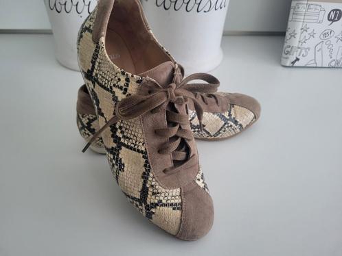 PRACHTIGE SNEAKERS PERLATO 39½, Kleding | Dames, Schoenen, Zo goed als nieuw, Sneakers of Gympen, Overige kleuren, Ophalen of Verzenden