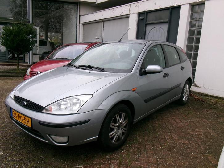 Ford Focus 1.6-16V Futura AUTOMAAT Orgineel 86000 km NAP, Auto's, Ford, Bedrijf, Te koop, Focus, ABS, Airbags, Airconditioning