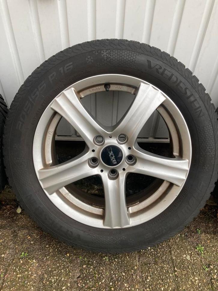 Winterbandenset Volkwagen Golf 6, lichtmetalen velgen, 16”, Auto-onderdelen, Banden en Velgen, Banden en Velgen, Winterbanden