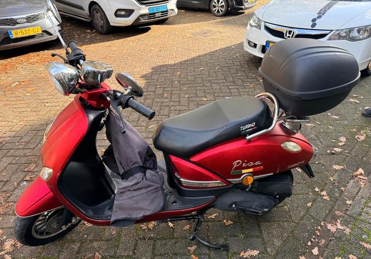 Turbo Pisa Scooter TURBHO RS, Fietsen en Brommers, Brommeronderdelen | Scooters, Zo goed als nieuw, Overige merken, Overige typen