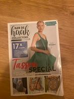 Aan de Haak Tassen Special - Haakpatronen Tijdschrift, Ophalen of Verzenden, Zo goed als nieuw, Damesbladen