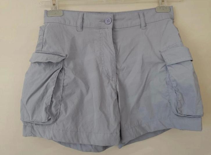 Korte cargo broek in lichtpaars van Cropp, Kleding | Dames, Broeken en Pantalons, Zo goed als nieuw, Maat 34 (XS) of kleiner, Paars