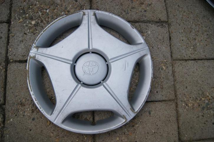 1 losse originele wieldop Toyota Previa en Hiace 15 inch, Auto diversen, Wieldoppen, Gebruikt, Ophalen of Verzenden