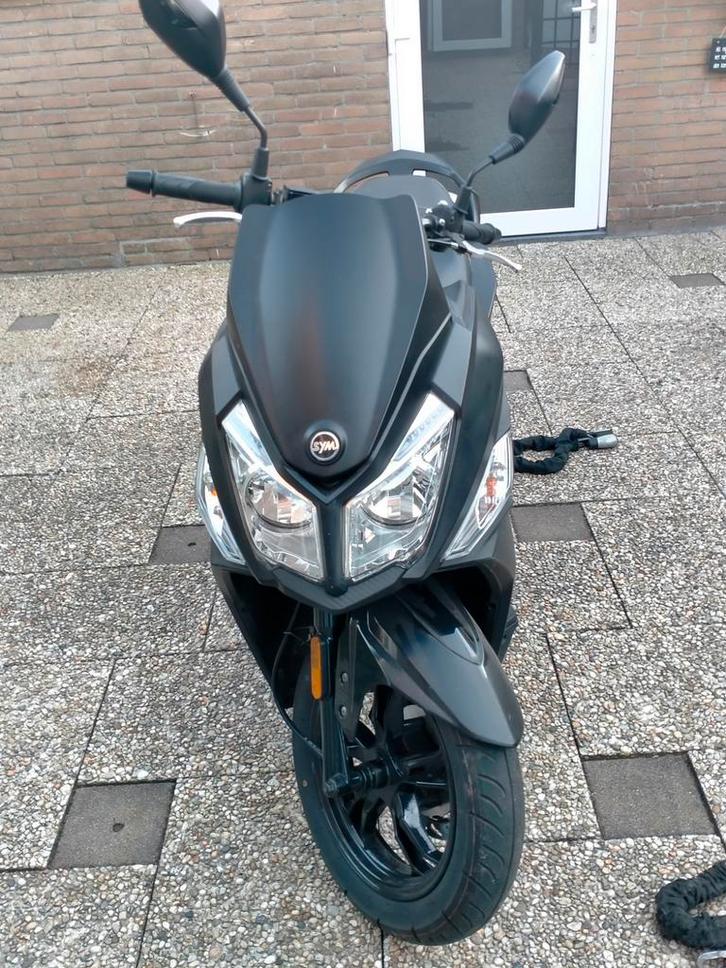 Een goed onderhouden scooter sym jet 144 t, Fietsen en Brommers, Scooters | SYM, Zo goed als nieuw, Overige modellen, Benzine