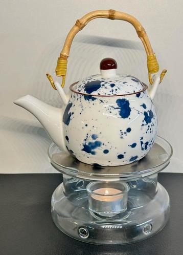 Theelichtje met Japans theepotje beschikbaar voor biedingen