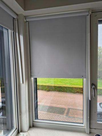 Verduisterende rolgordijnen (8 stuks) beschikbaar voor biedingen