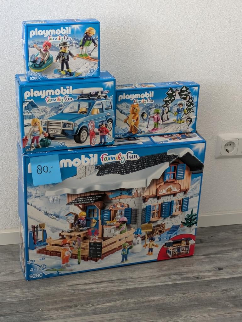 Playmobile skiehut met auto en 2 anderen dozen, Ophalen