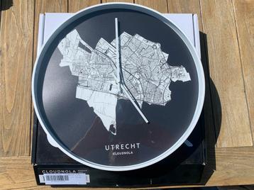 Cloudnola klok Utrecht beschikbaar voor biedingen