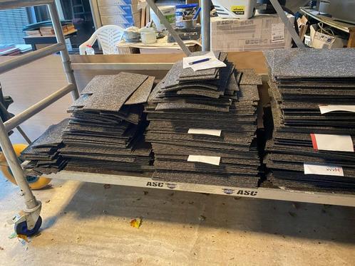 tapijt tegels, Huis en Inrichting, Stoffering | Vloerbedekking, Zo goed als nieuw, Tapijttegels, Grijs, 25 tot 50 m², Ophalen