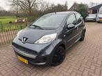 Peugeot 107 1.0-12V Urban Move *AIRCO*Elektrisch pakket, Gebruikt, Huisgarantie, Met garantie (alle), 4 stoelen
