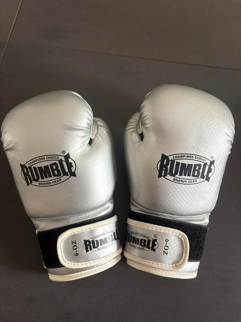 Rumble kickbox handschoenen 6 Oz, Sport en Fitness, Vechtsporten en Zelfverdediging, Gebruikt, Overige, Vechtsportmateriaal, Maat XS of kleiner