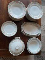 Prachtig compleet servies voor 12 personen, Huis en Inrichting, Keuken | Servies, Ophalen, Zo goed als nieuw