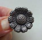 Jaren '50 SASA sjaalclip: margriet bloem, Ophalen of Verzenden, Overige materialen, Overige typen