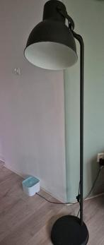 Ikea hektar staande lamp, Huis en Inrichting, Lampen | Vloerlampen, Ophalen