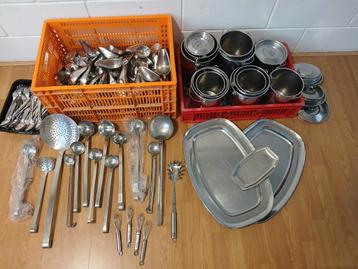 Partij keuken benodigdheden. Bain marie pannen, bestek  beschikbaar voor biedingen