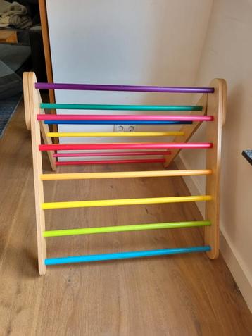 Baby natura pikler driehoek - regenboog  beschikbaar voor biedingen