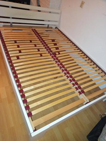 Ikea Bedframe 140x200 - Zo goed als nieuw! - afbeelding 2