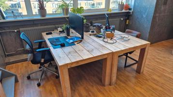 Houten Eettafel / Bureau beschikbaar voor biedingen