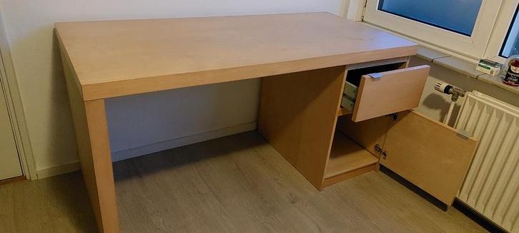 Ikea malm bureau 140cm x 65cm, Huis en Inrichting, Bureaus, Ophalen