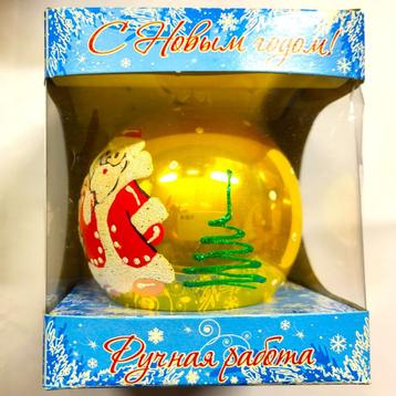 Glazen kerstballen. Handgemaakt. kerst ballen beschikbaar voor biedingen