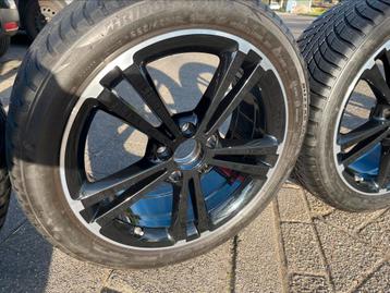 Mercedes A-klasse velgen + winterbanden (nieuw) beschikbaar voor biedingen