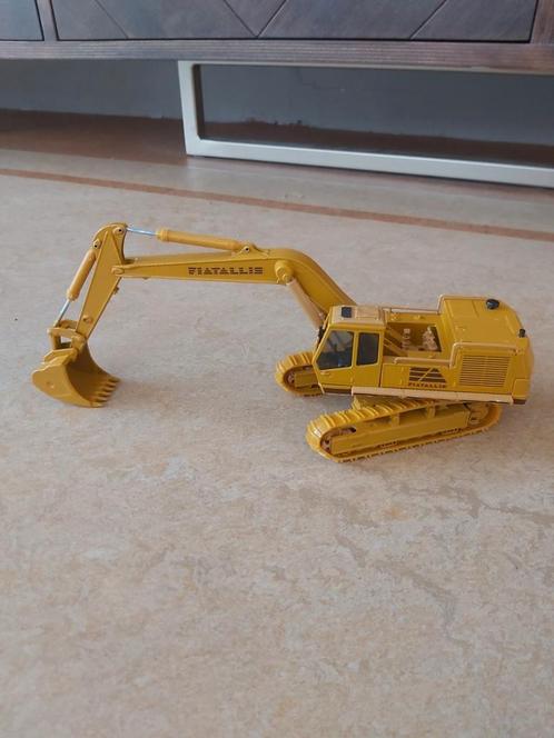 FIATALLIS FE45 hydr. rupsgraafmachine van Old Cars 1/50, Hobby en Vrije tijd, Modelauto's | 1:50, Nieuw, Hijskraan, Tractor of Landbouw