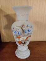 Biedermeier Opaline Glazen Vaas met Bloemmotieven, Ophalen of Verzenden