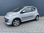 Peugeot 107 1.0-12V XS Urban Move bouwjaar 2007 met nw apk, Voorwielaandrijving, Stof, Gebruikt, Zwart